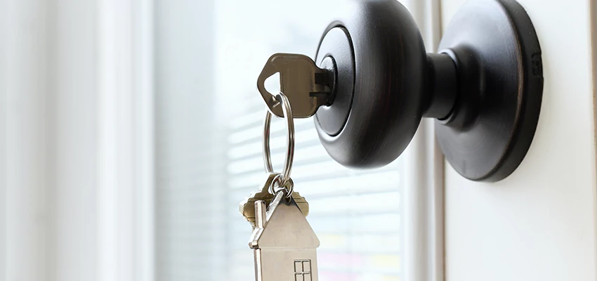 Bifold Door Knob Replacement in Ashland, California